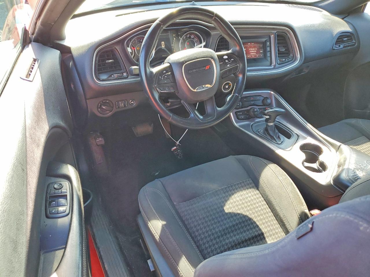 2016 Dodge Challenger Sxt - zdjęcie 8