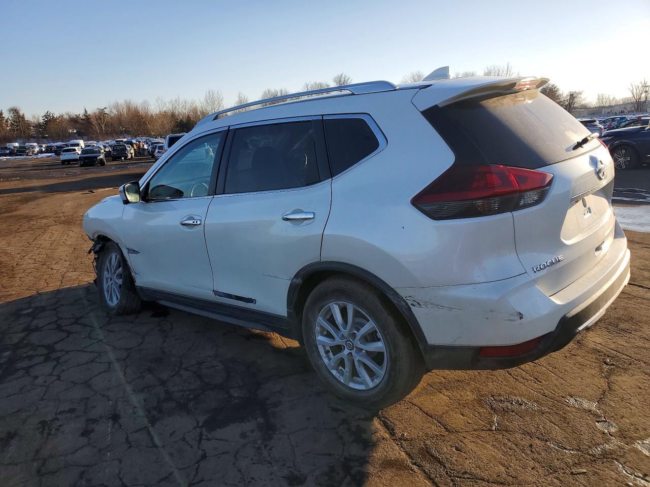 2018 Nissan Rogue Sv - zdjęcie 2