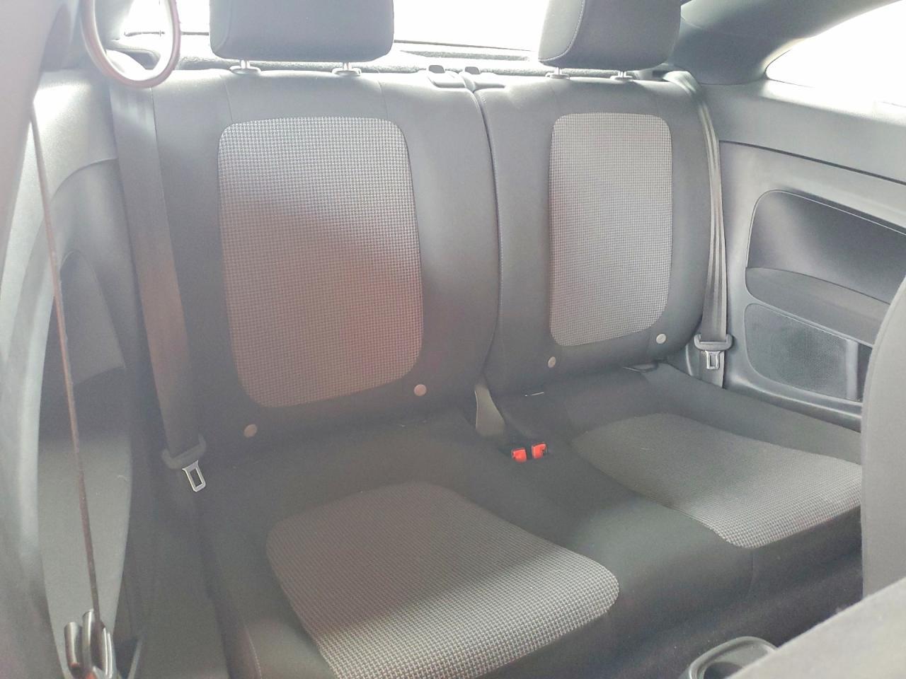 2019 Volkswagen Beetle S - zdjęcie 10