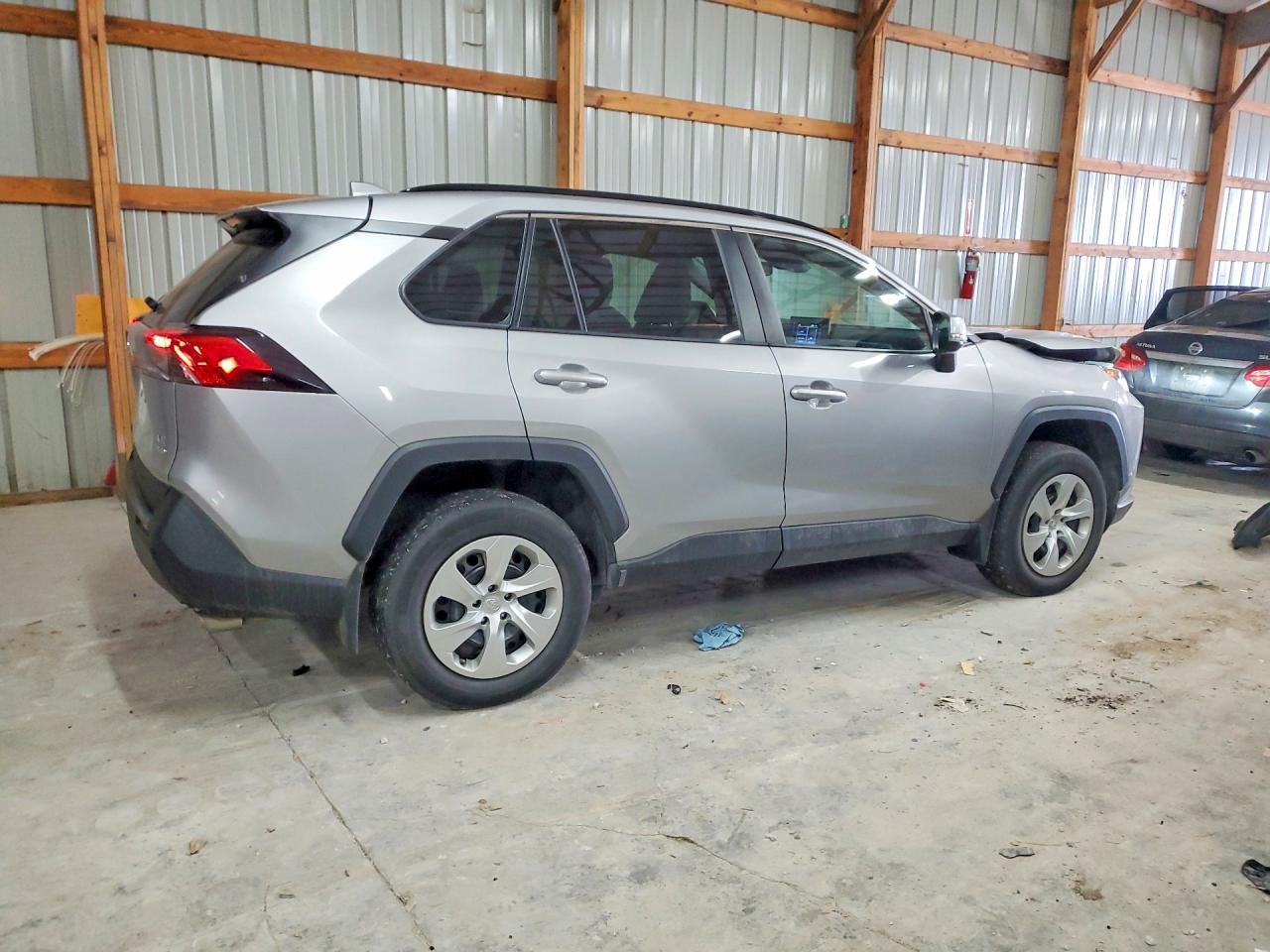 2021 Toyota Rav4 Le - zdjęcie 3