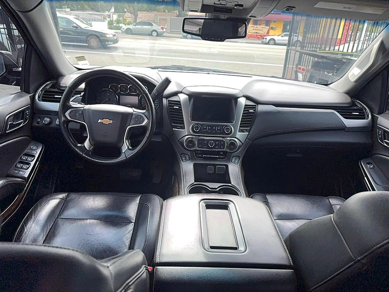 2020 Chevrolet Suburban K1500 Lt - zdjęcie 9