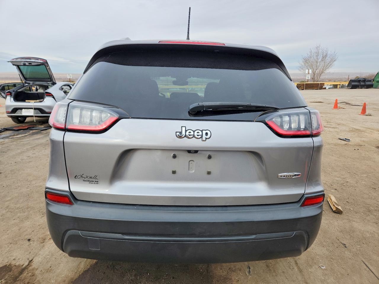 2021 Jeep Cherokee Latitude - zdjęcie 6