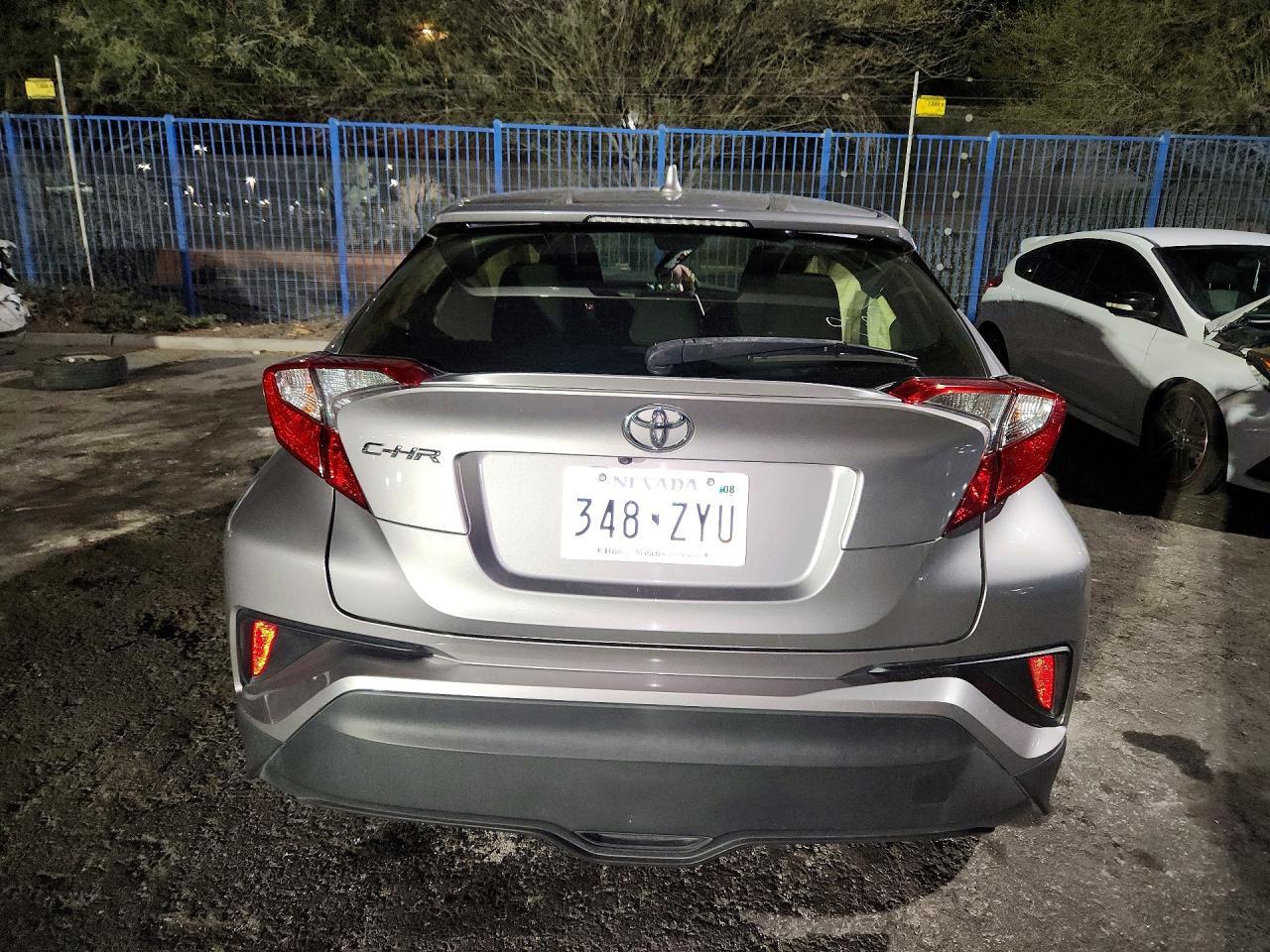 2019 Toyota C-Hr Xle - zdjęcie 6