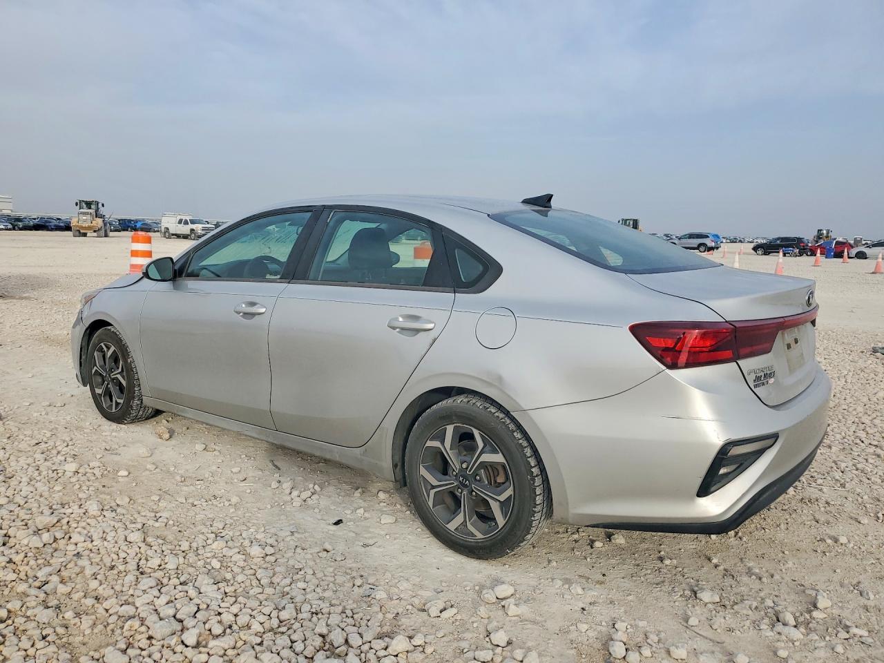 2019 Kia Forte Lxs - zdjęcie 2
