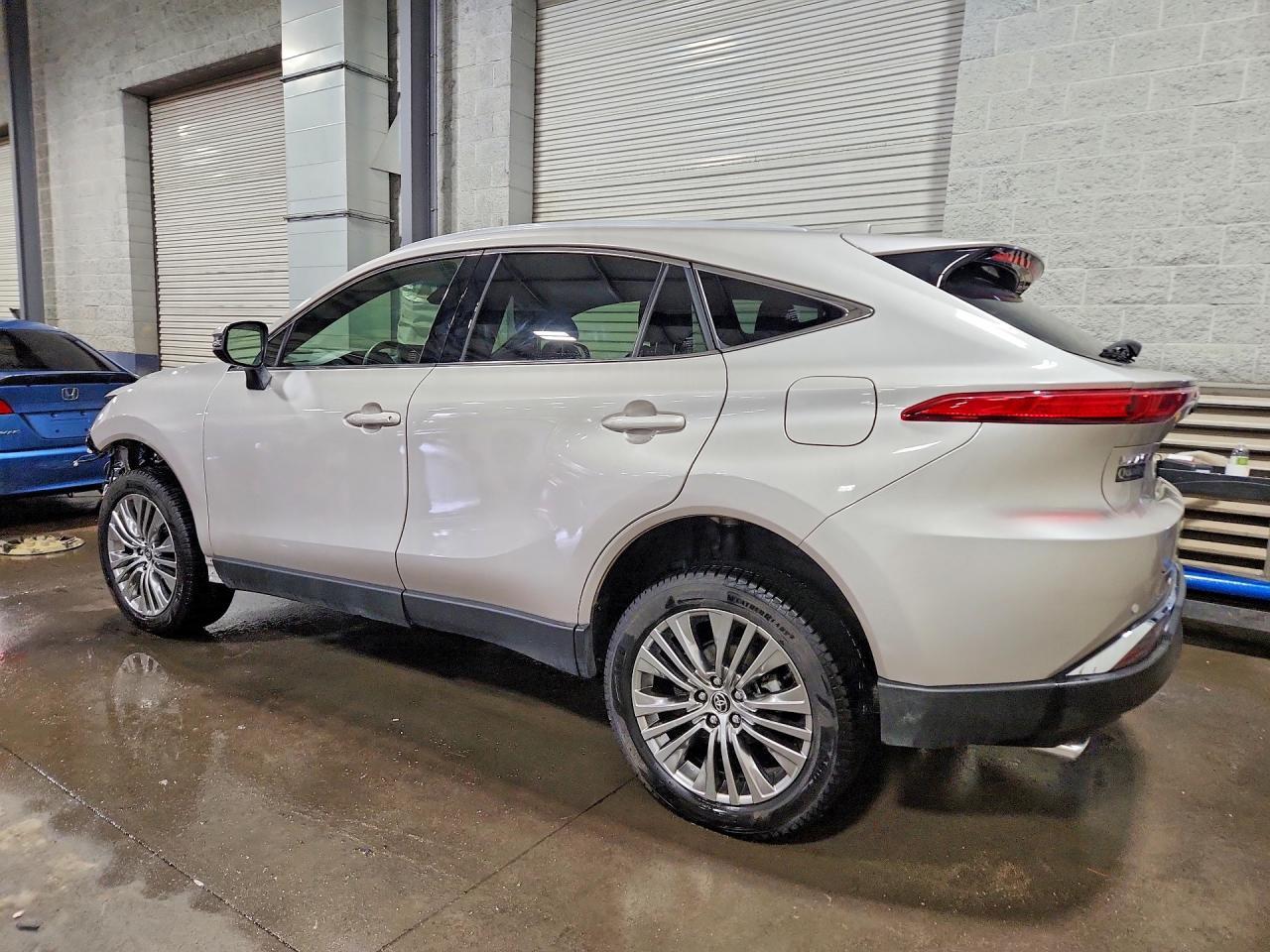 2022 Toyota Venza Xle - zdjęcie 2