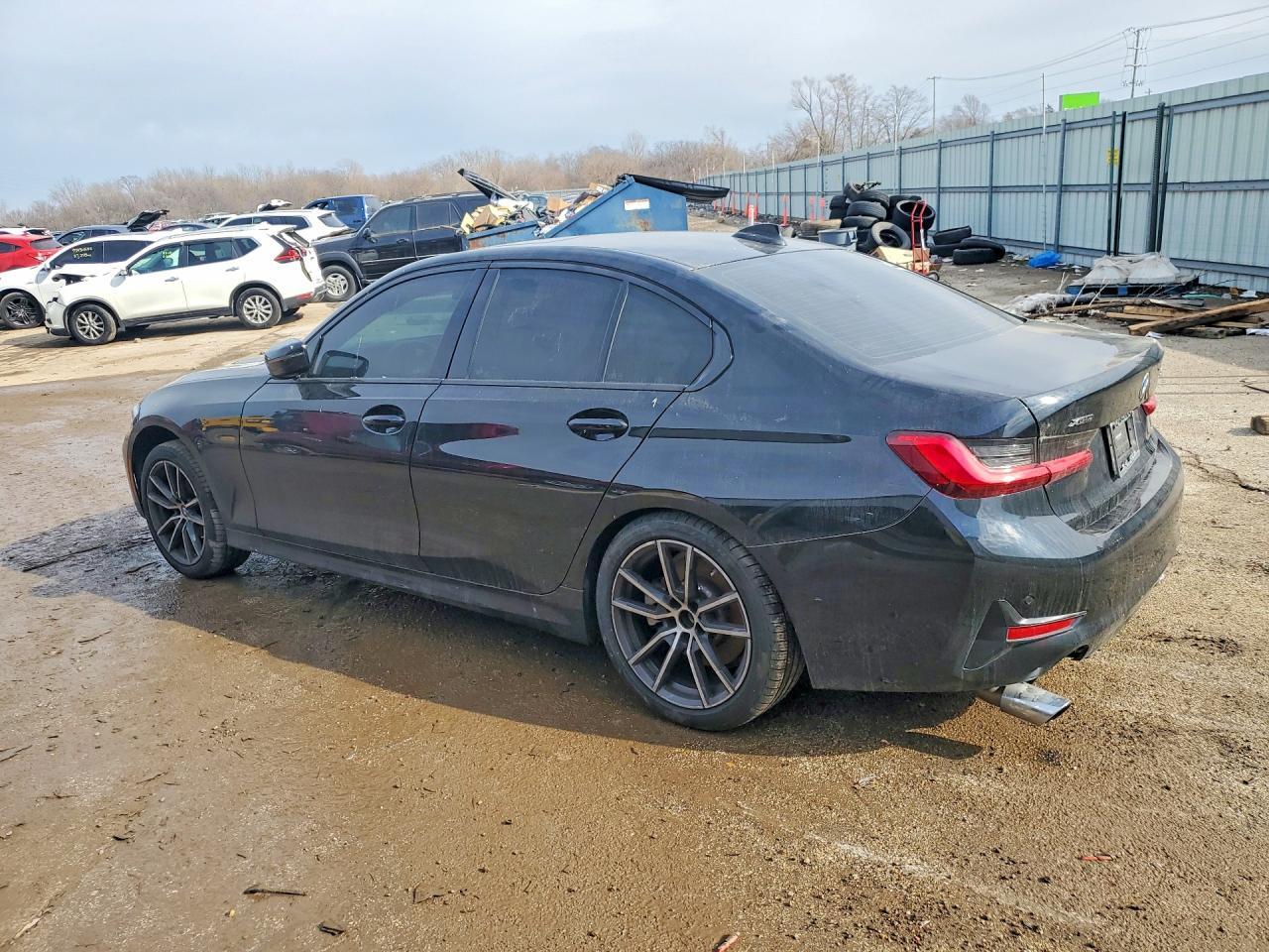2021 BMW 330Xi - zdjęcie 2