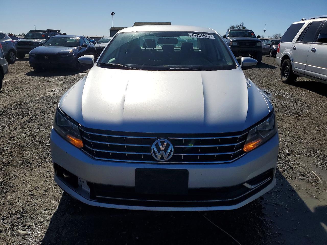 2016 Volkswagen Passat S - zdjęcie 5