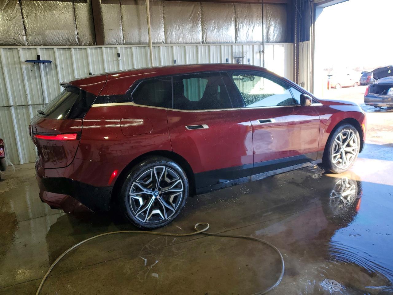 2024 BMW Ix xDrive50 - zdjęcie 3