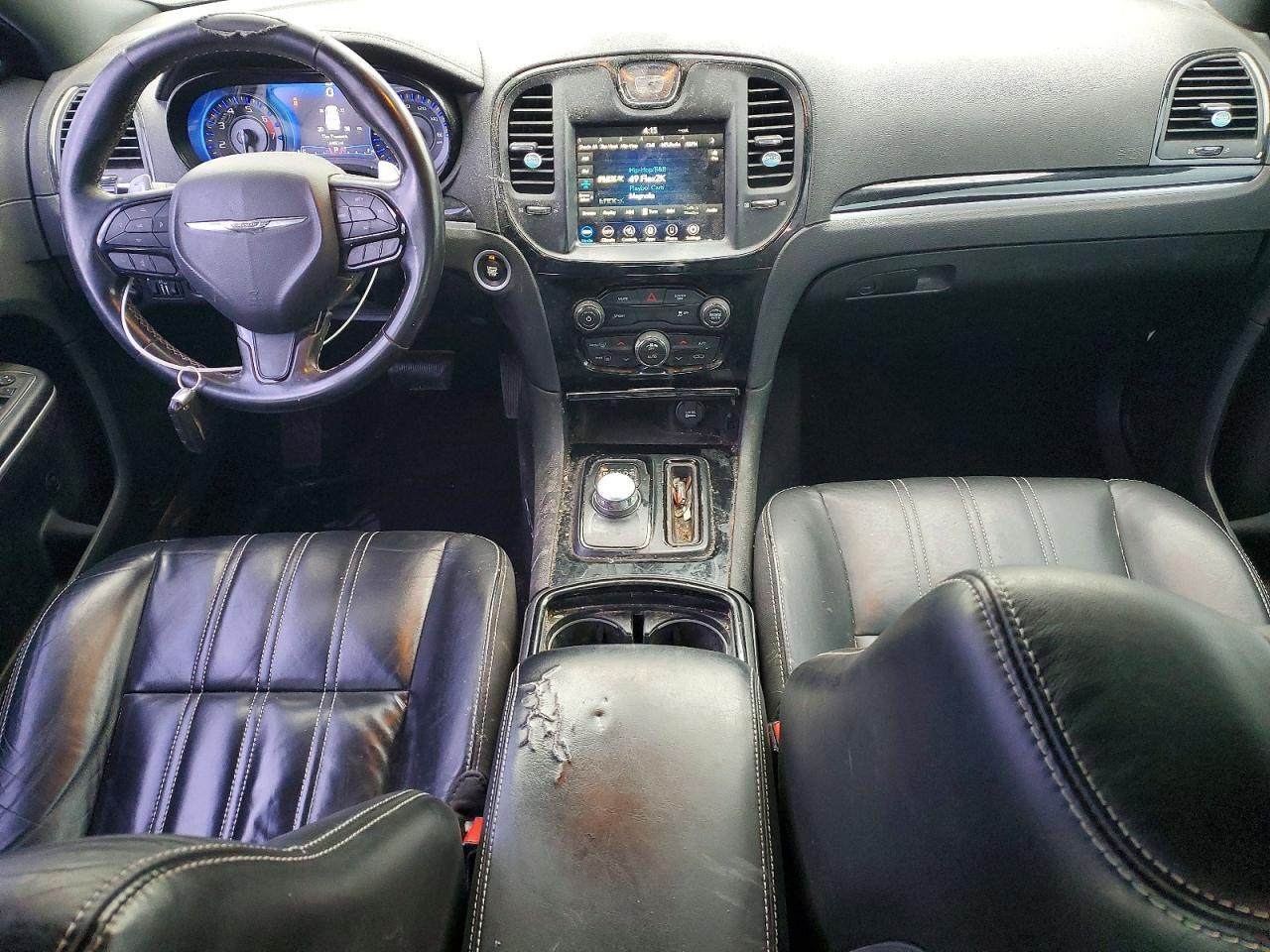 2020 Chrysler 300 S - zdjęcie 8