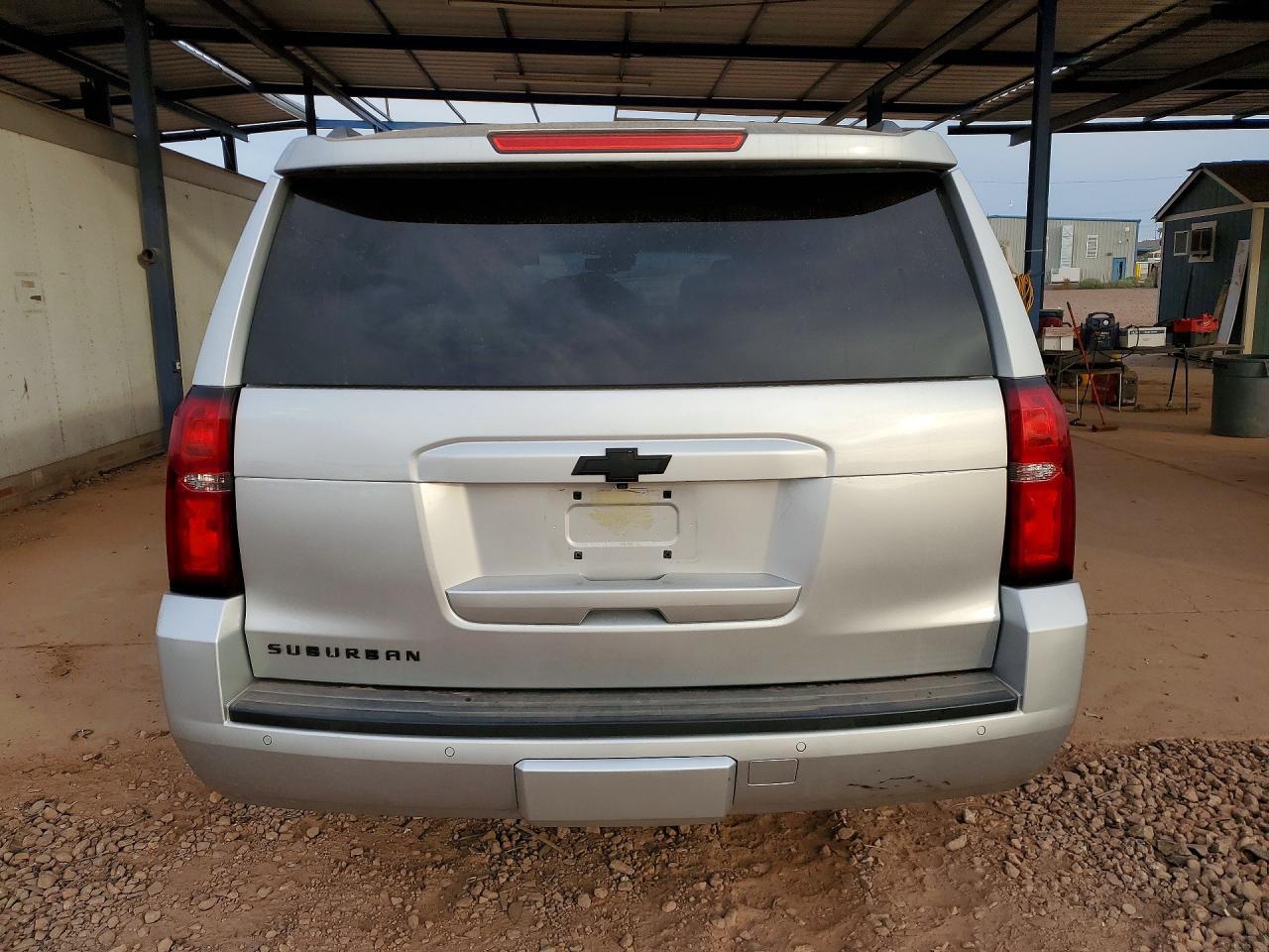 2018 Chevrolet Suburban C1500 Lt - zdjęcie 6