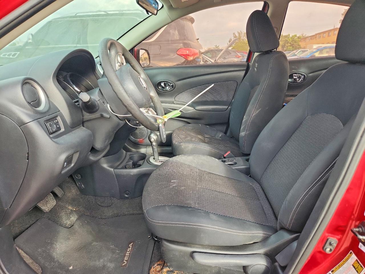 2014 Nissan Versa S - zdjęcie 7