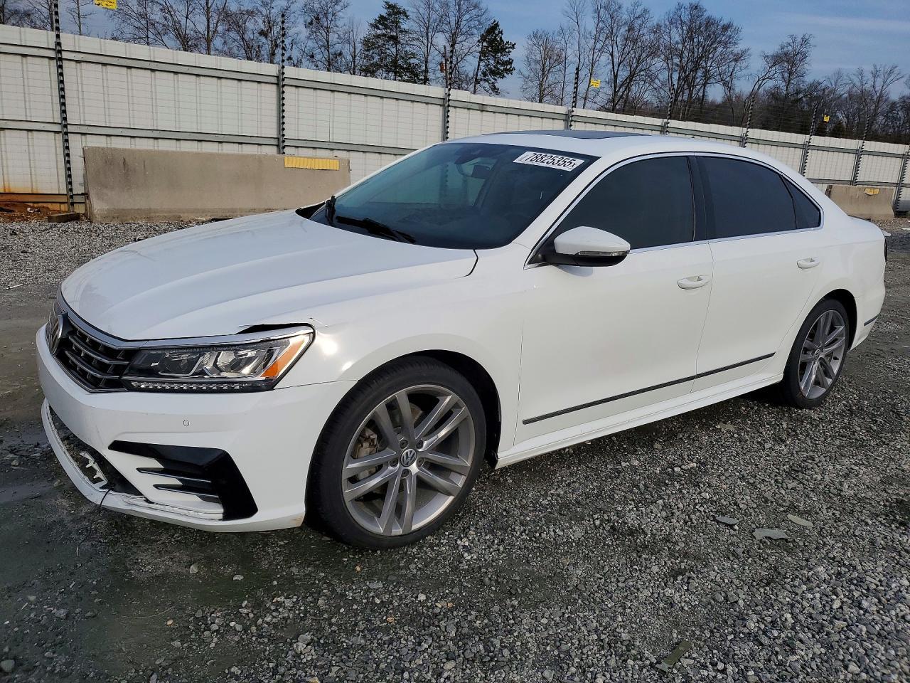 2019 Volkswagen Passat Se R-Line - zdjęcie główne