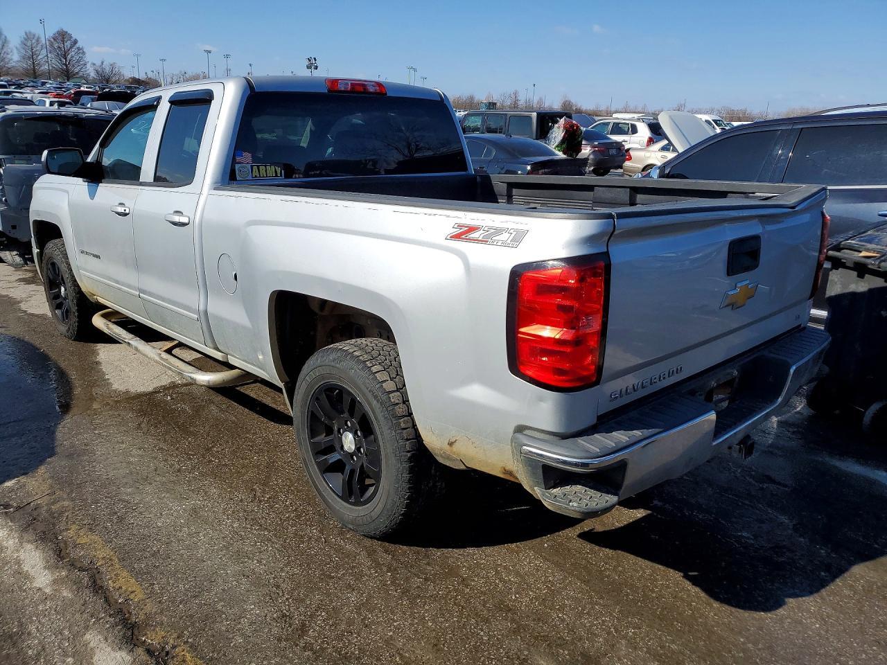 2015 Chevrolet Silverado K1500 Lt - zdjęcie 2