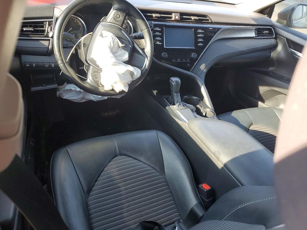 2019 Toyota Camry L - zdjęcie 8
