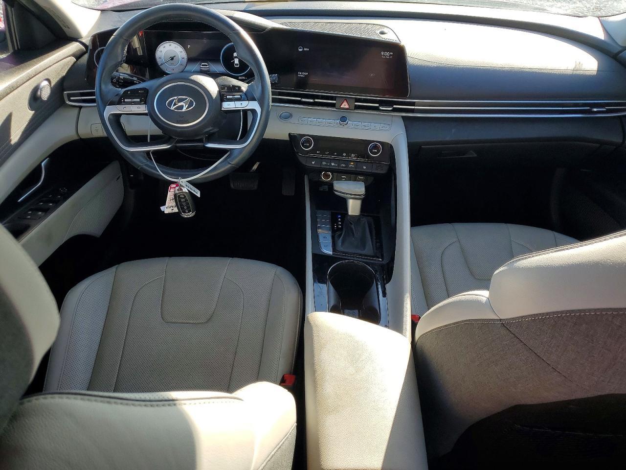 2022 Hyundai Elantra Limited - zdjęcie 8