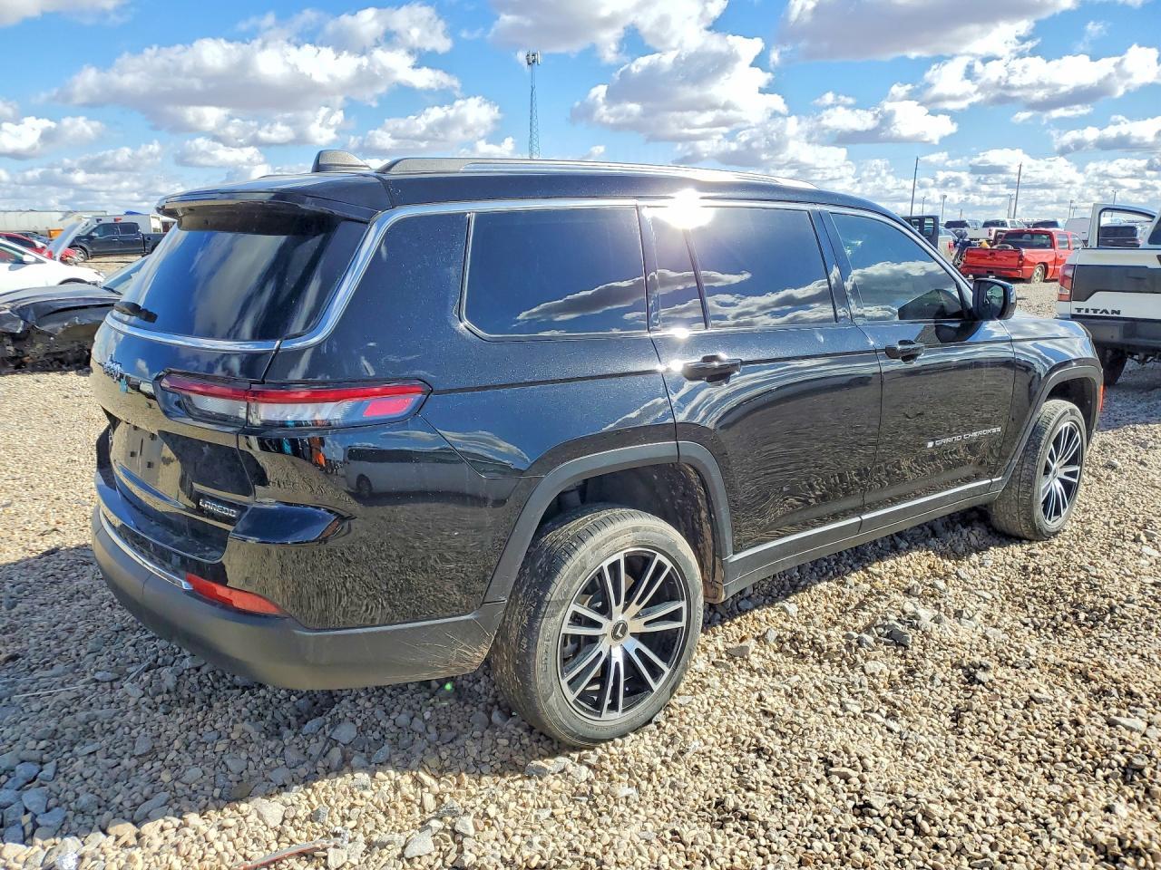 2023 Jeep Grand Cherokee L Laredo - zdjęcie 3
