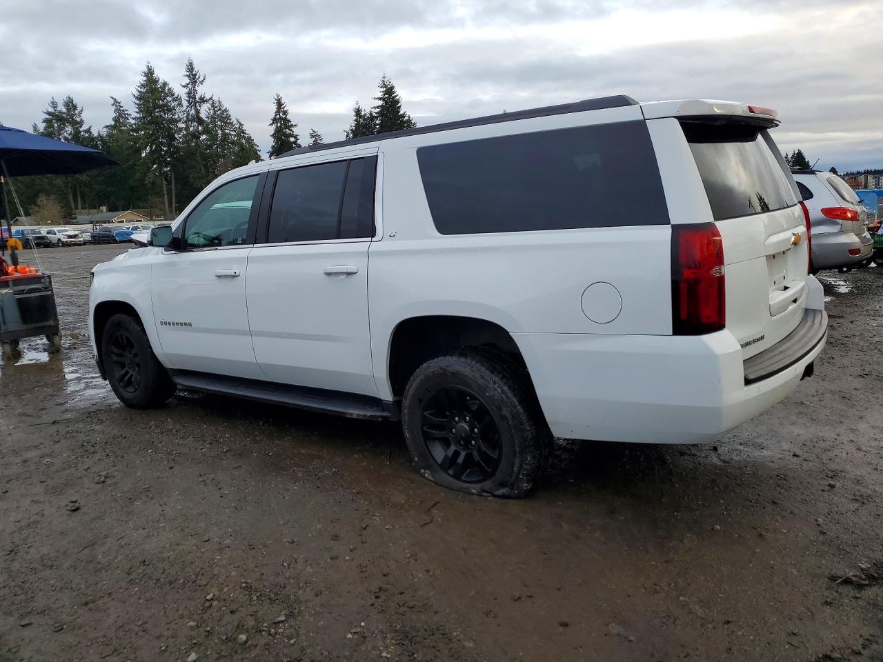 2020 Chevrolet Suburban K1500 Lt - zdjęcie 2