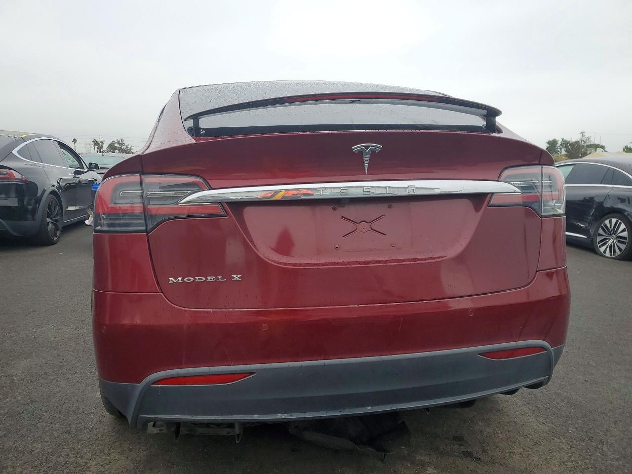 2016 Tesla Model X - zdjęcie 6