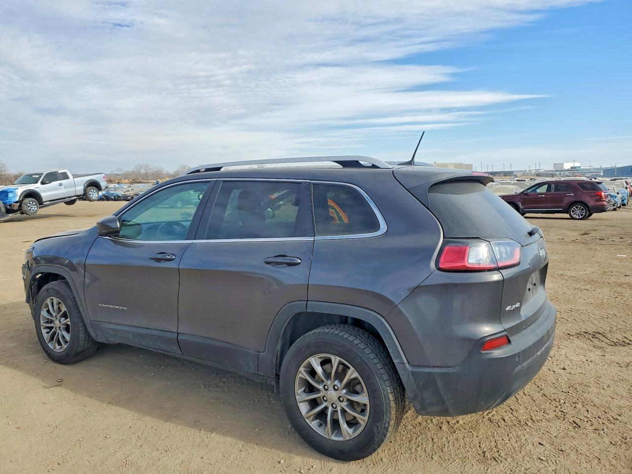 2019 Jeep Cherokee Latitude Plus - zdjęcie 2