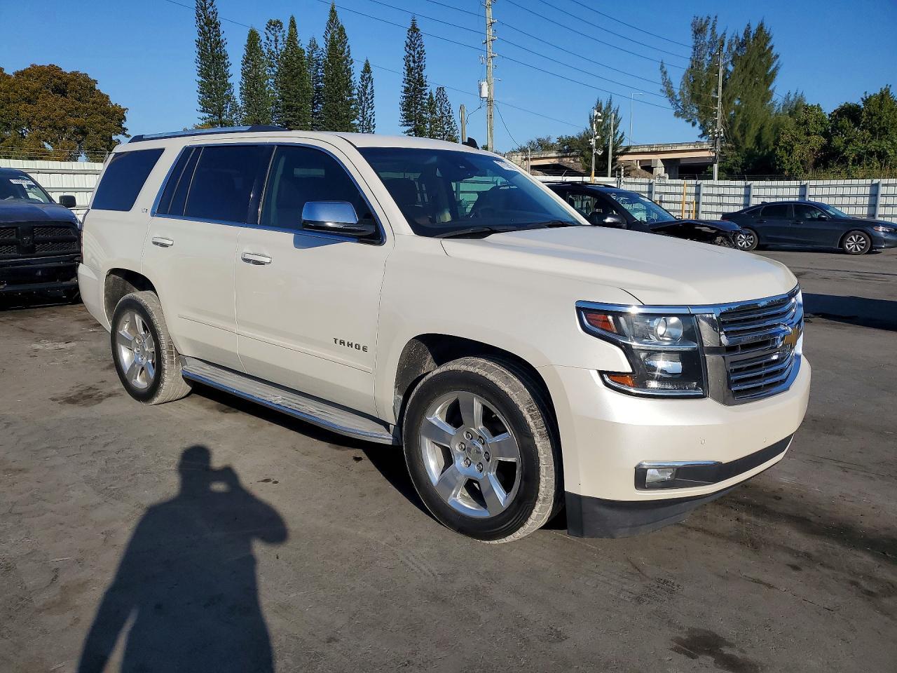 2015 Chevrolet Tahoe C1500 Ltz - zdjęcie 4