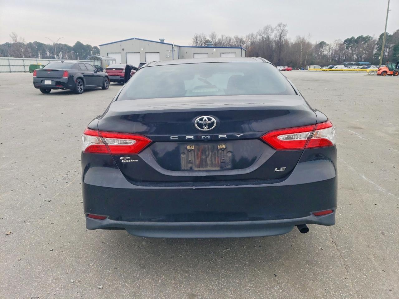 2018 Toyota Camry Le - zdjęcie 6