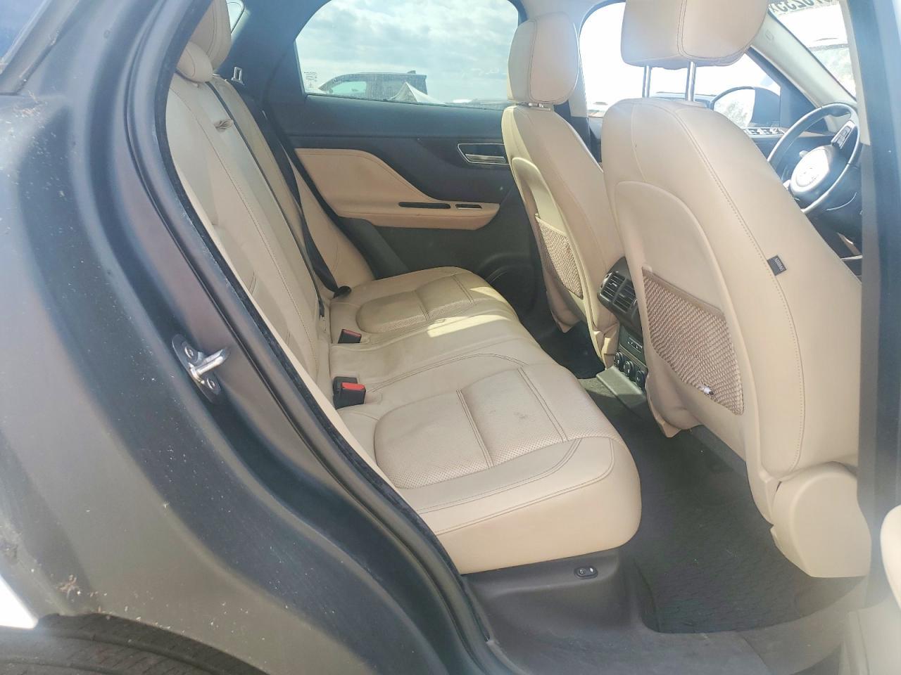 2018 Jaguar F-Pace Prestige - zdjęcie 10