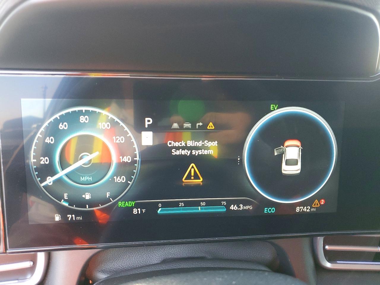 2025 Hyundai Elantra Limited - zdjęcie 9