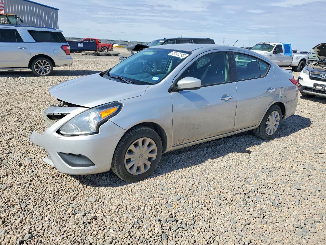 2019 Nissan Versa S - zdjęcie główne