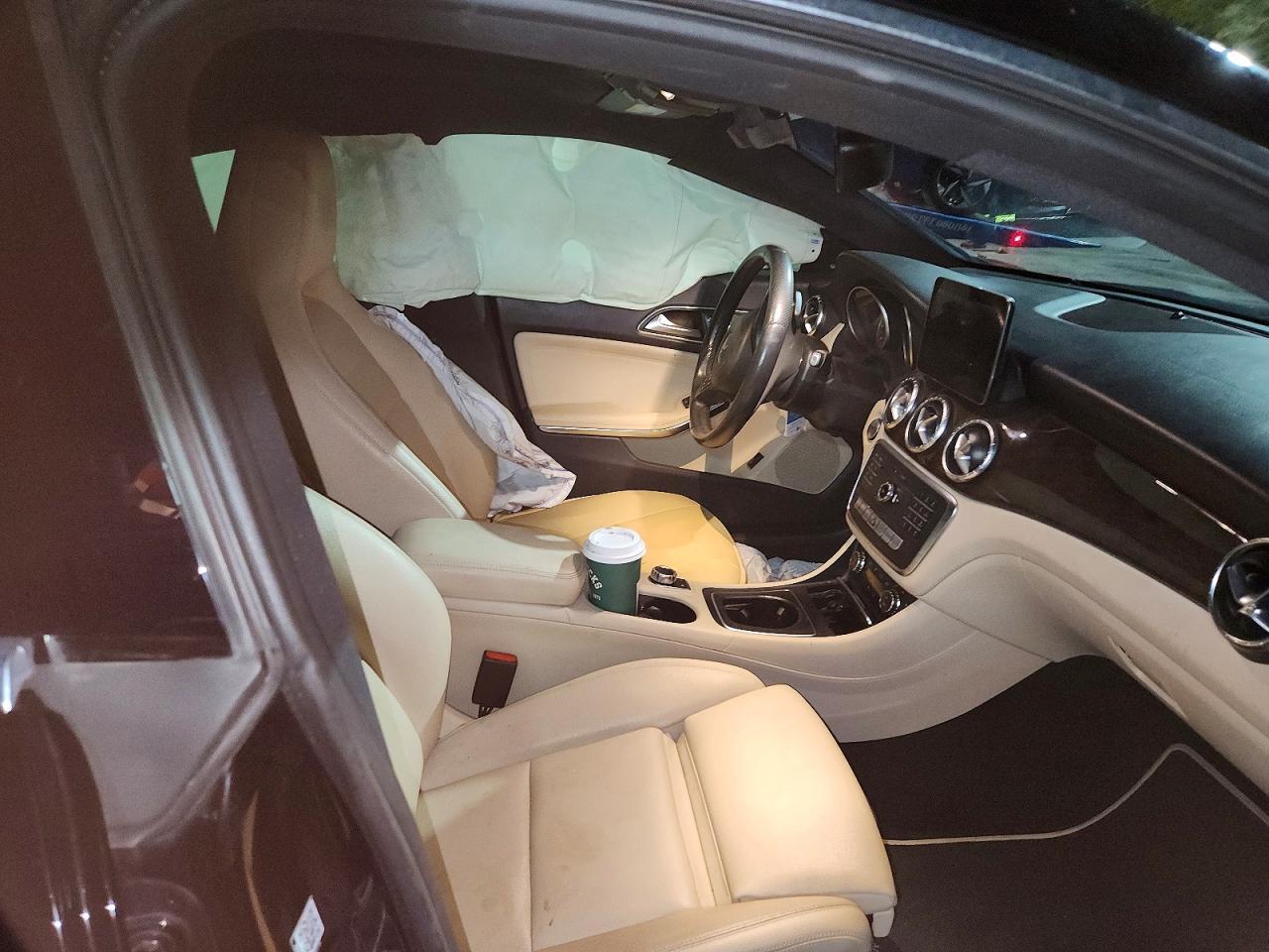 2017 Mercedes-Benz Cla 250 - zdjęcie 13