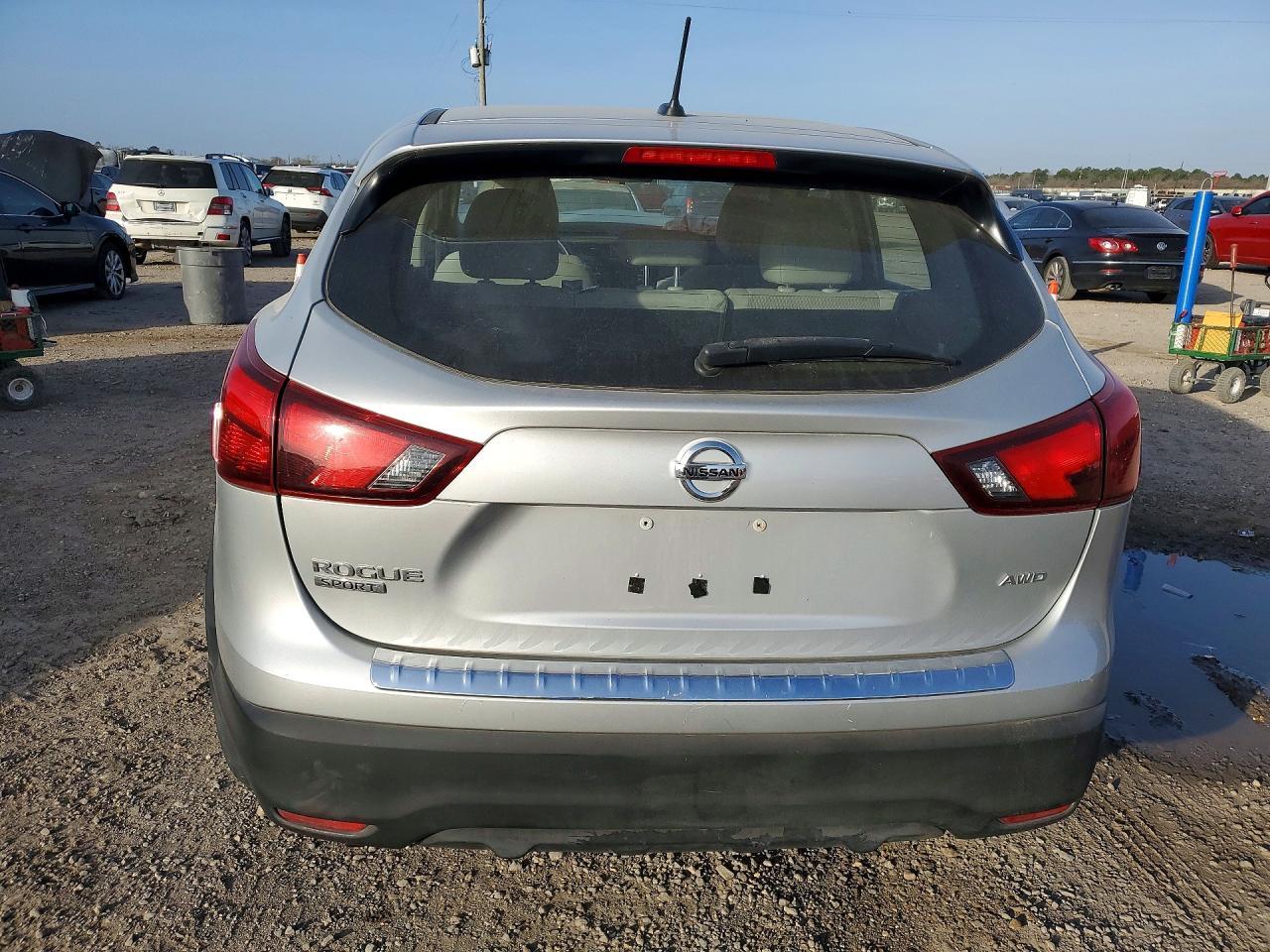 2017 Nissan Rogue Sport S - zdjęcie 6