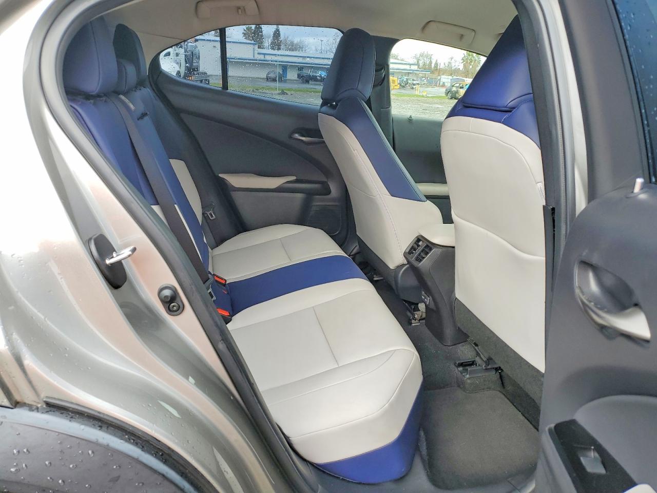 2021 Lexus Ux 200 - zdjęcie 10