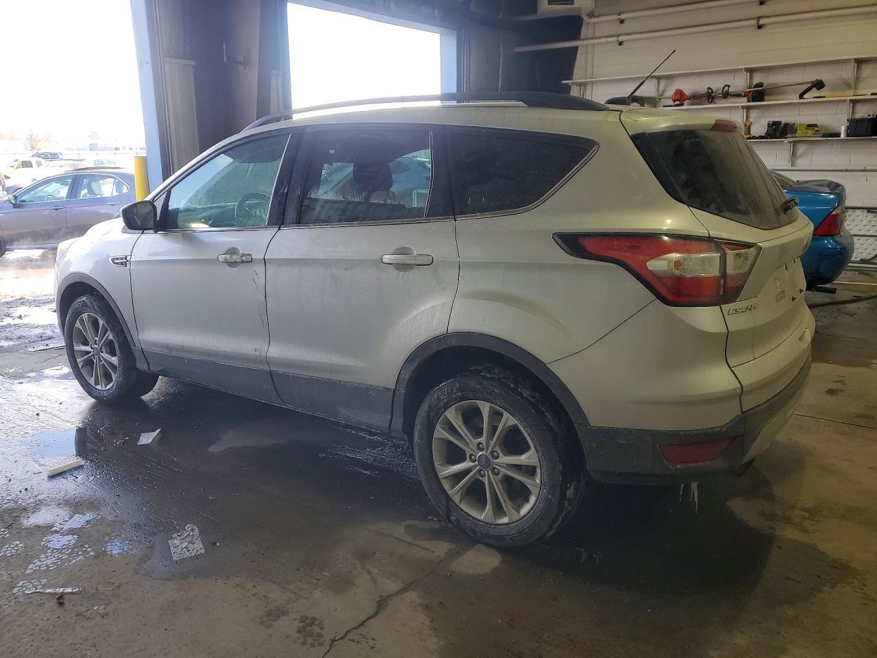 2018 Ford Escape - zdjęcie 2