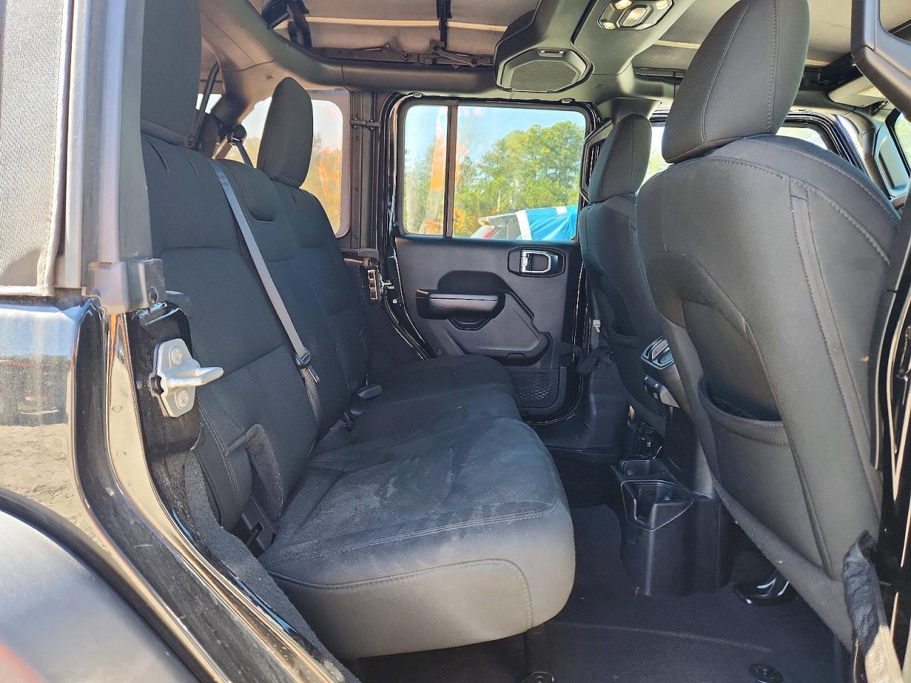 2021 Jeep Wrangler Unlimited Sport - zdjęcie 11