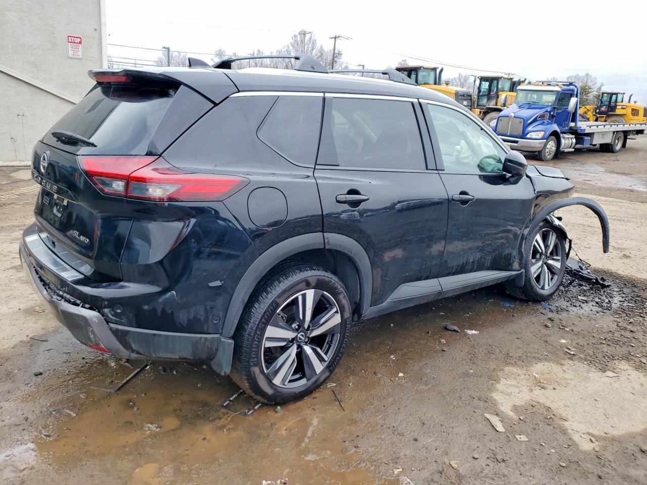 2025 Nissan Rogue Sl - zdjęcie 3