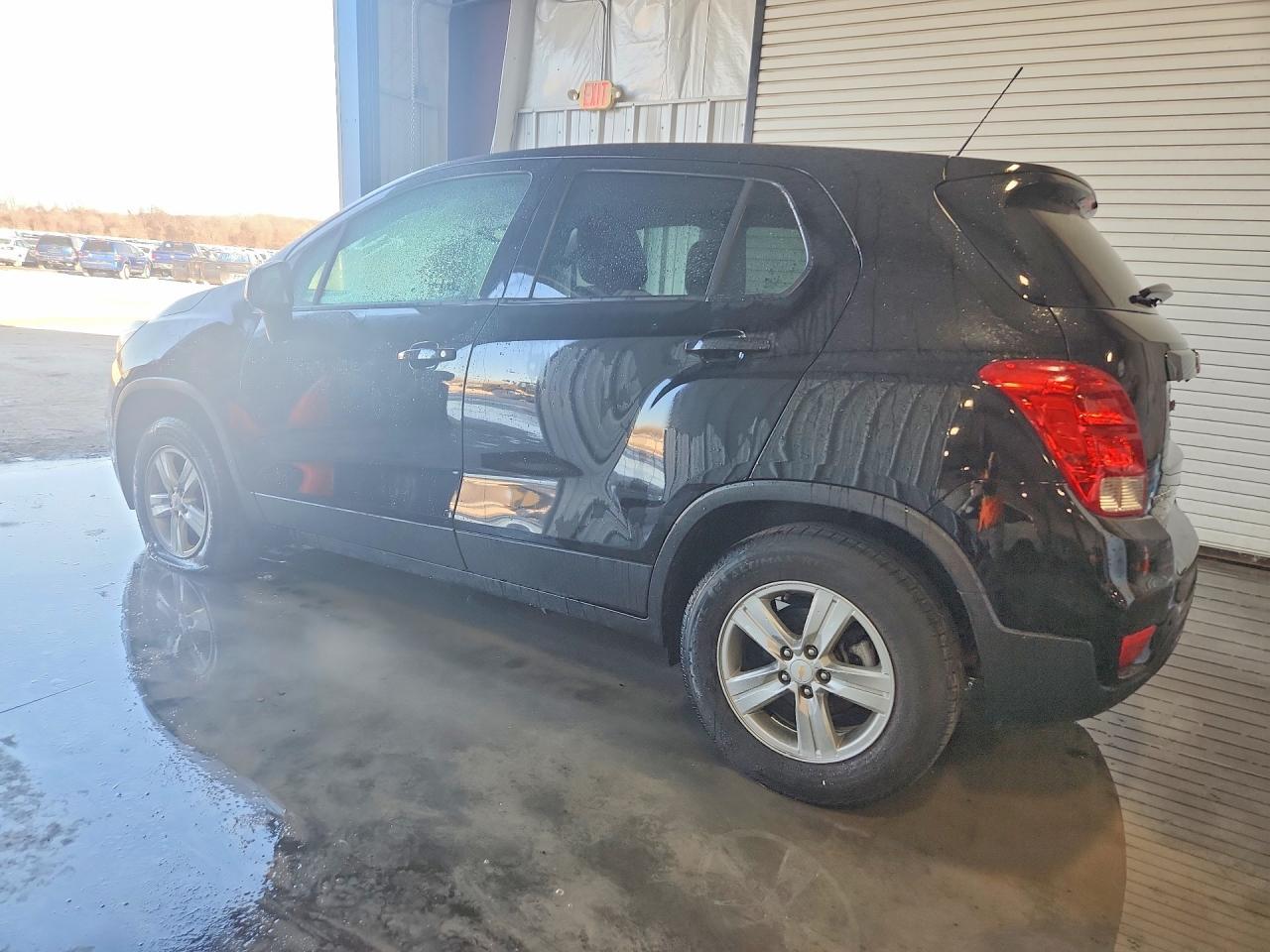 2020 Chevrolet Trax Ls - zdjęcie 2