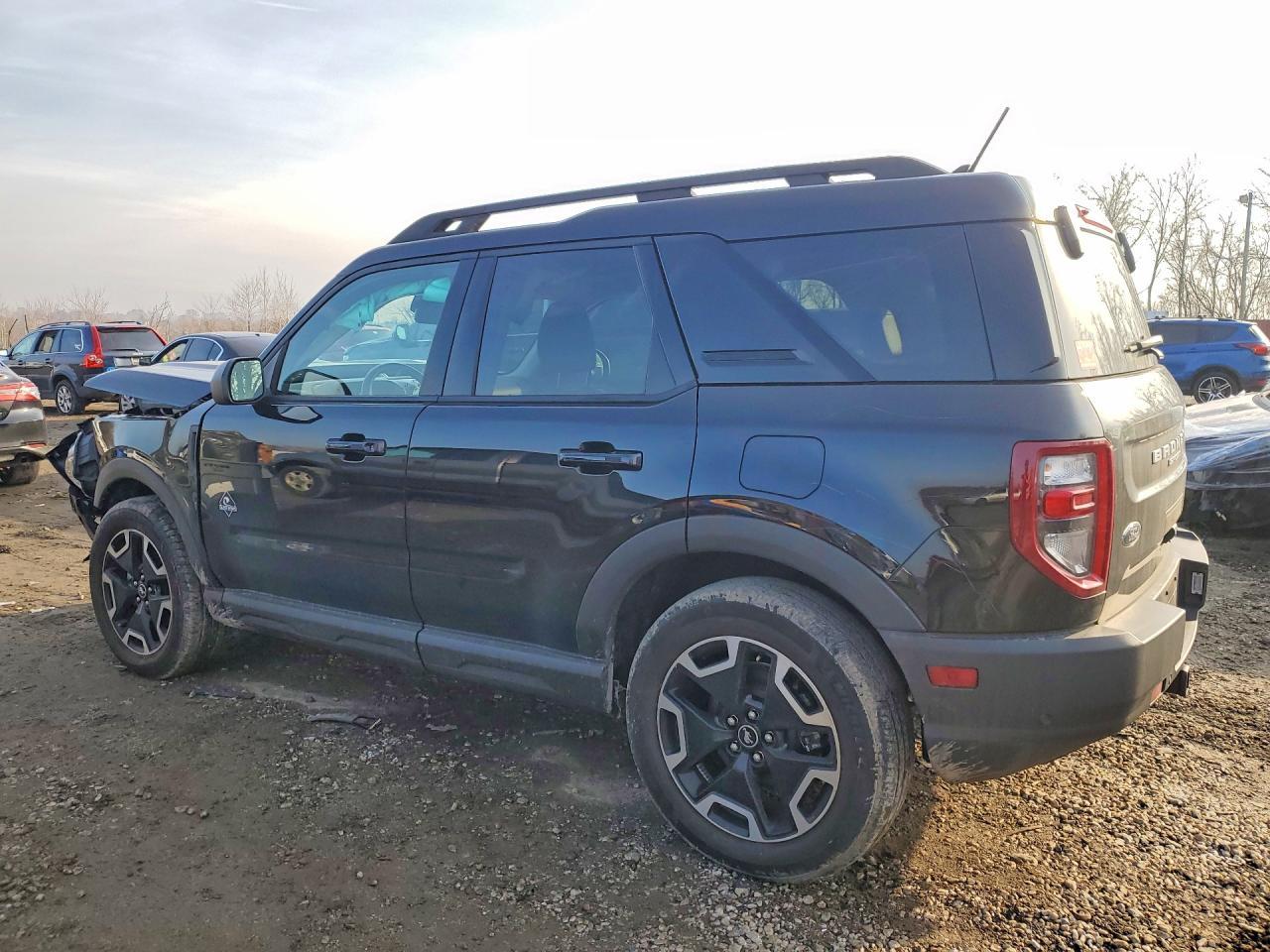 2022 Ford Bronco Sport Outer Banks - zdjęcie 2