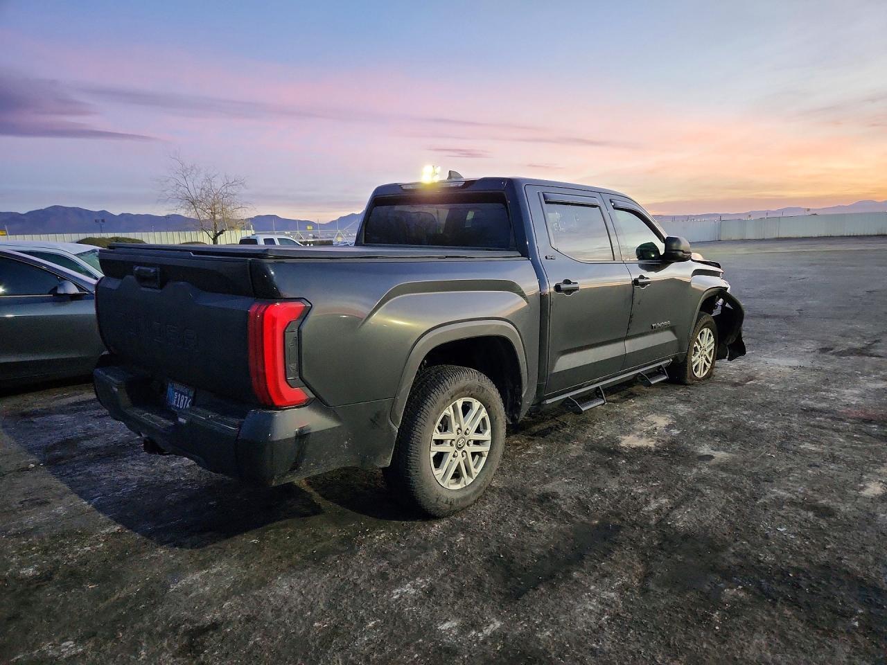 2025 Toyota Tundra Sr5 - zdjęcie 3