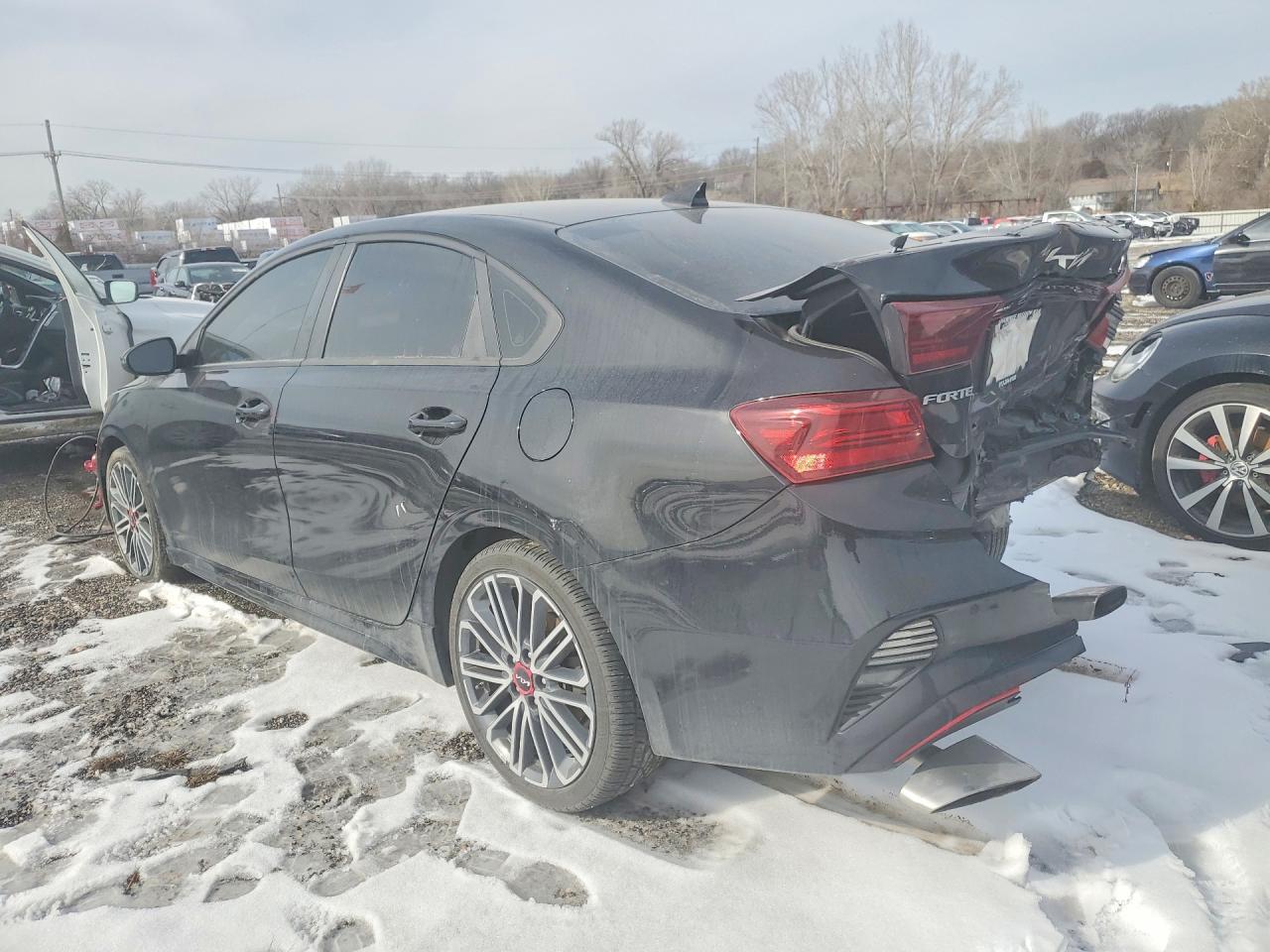 2022 Kia Forte Gt - zdjęcie 2
