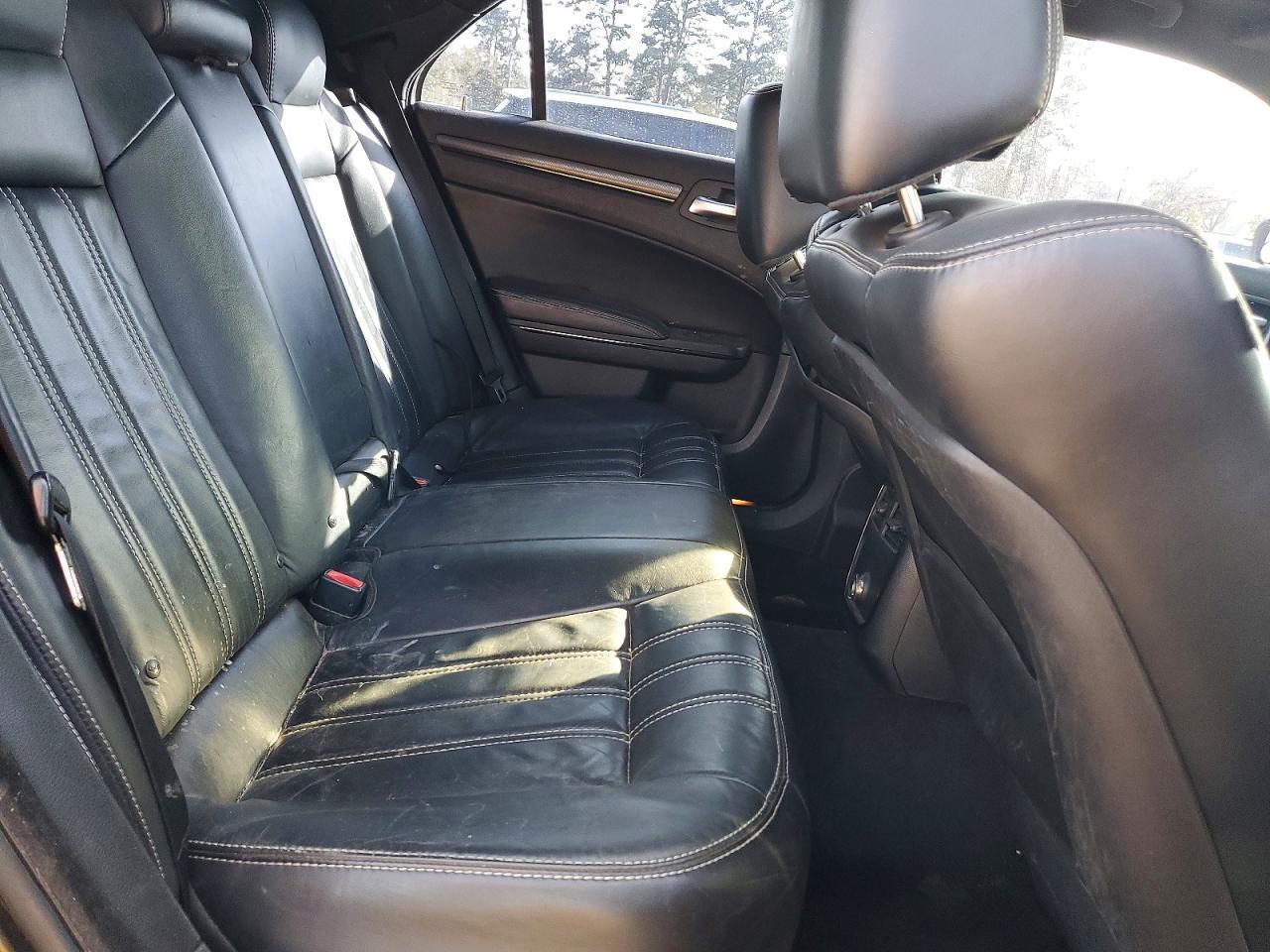 2014 Chrysler 300 S - zdjęcie 10