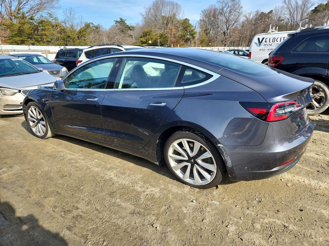 2018 Tesla Model 3 - zdjęcie 2