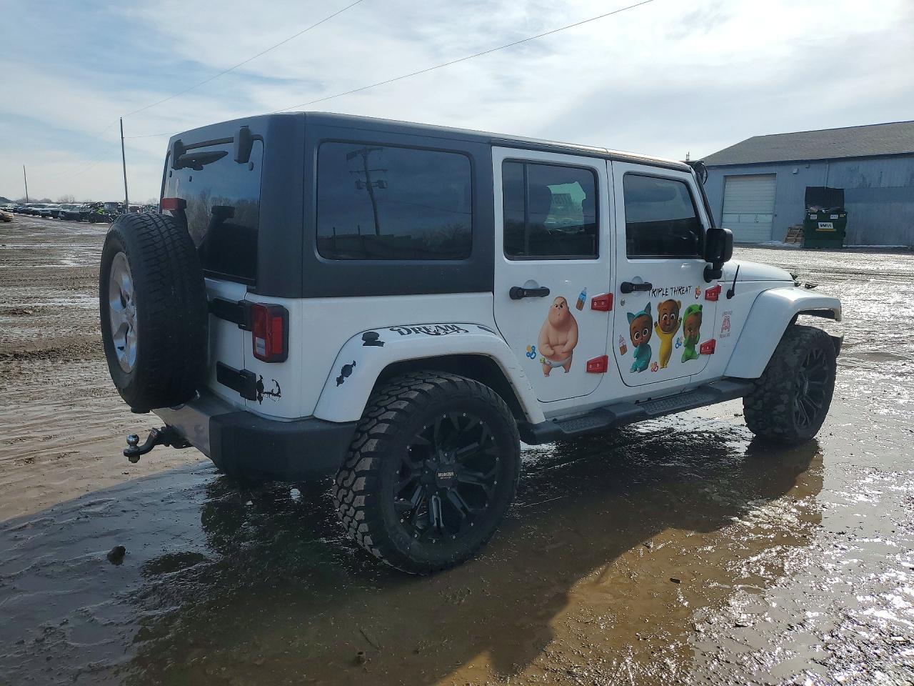 2014 Jeep Wrangler Unlimited Sahara - zdjęcie 3
