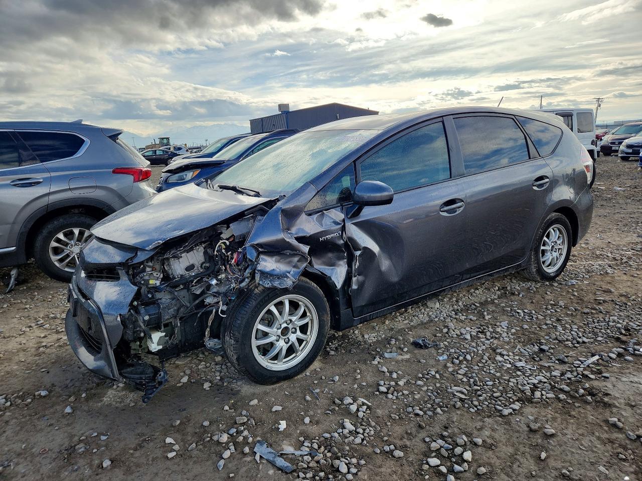 2016 Toyota Prius V - zdjęcie główne