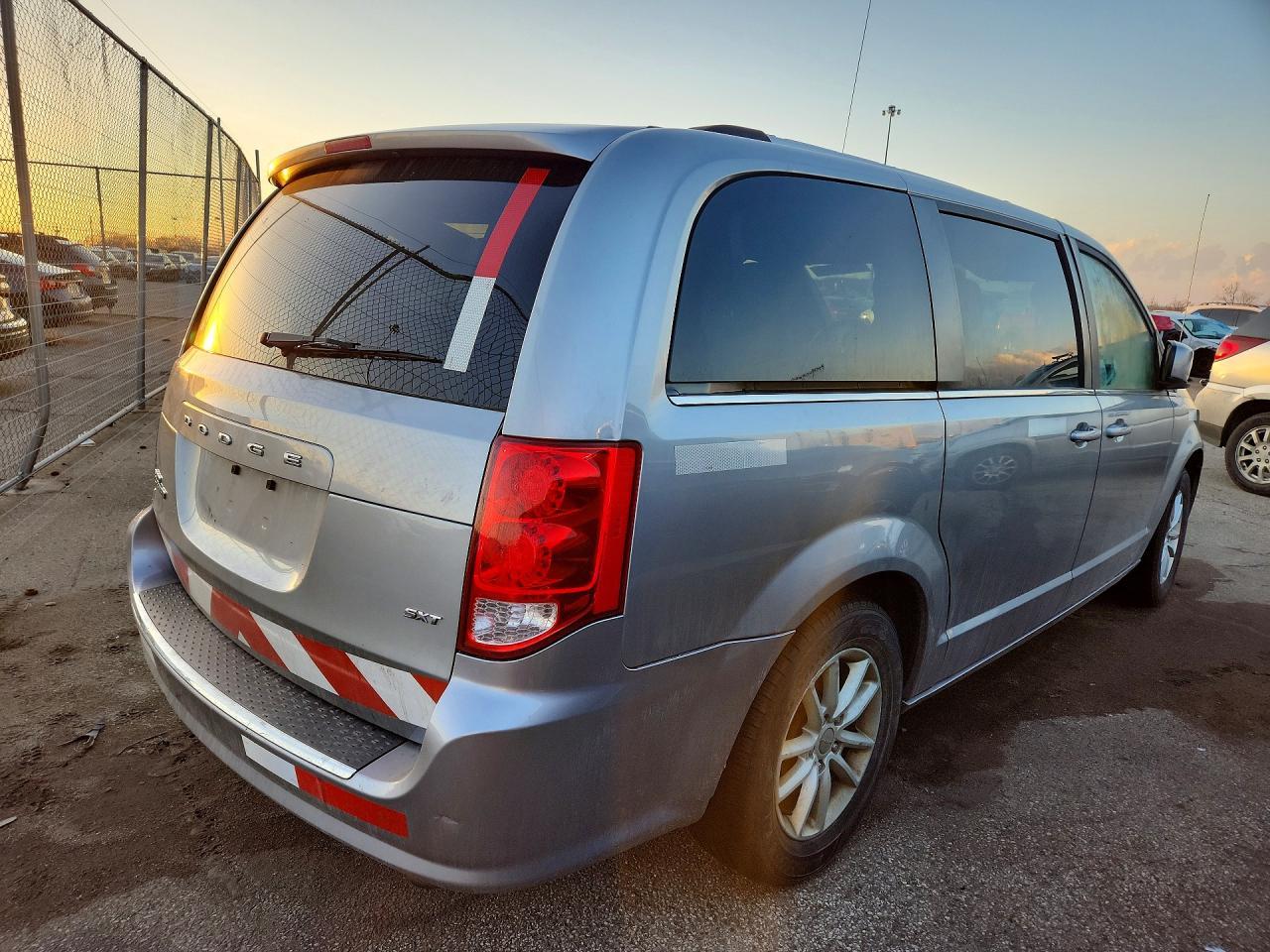 2020 Dodge Grand Caravan Sxt - zdjęcie 3