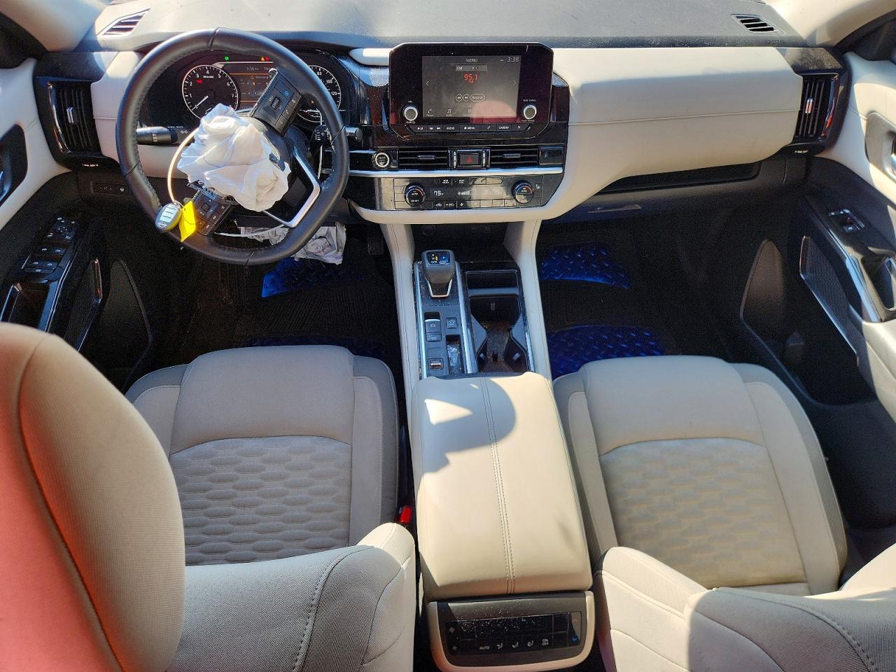 2022 Nissan Pathfinder Sv - zdjęcie 8