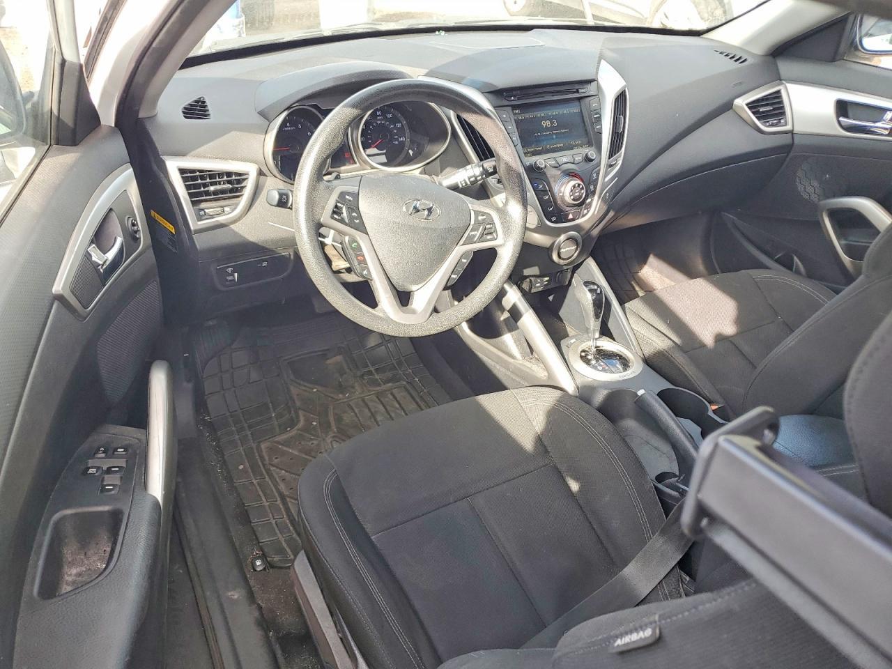 2016 Hyundai Veloster - zdjęcie 8