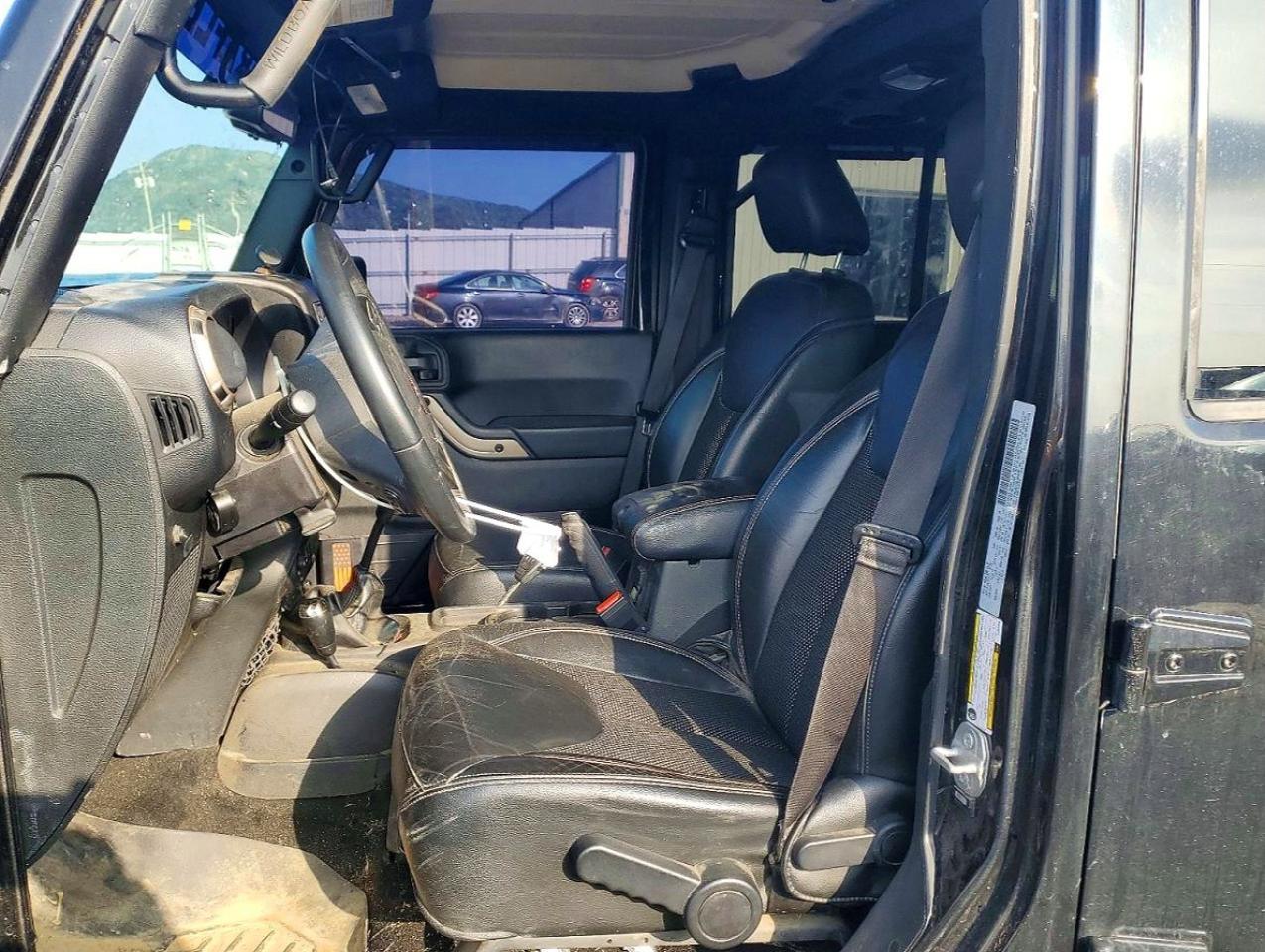 2016 Jeep Wrangler Unlimited Sahara - zdjęcie 7