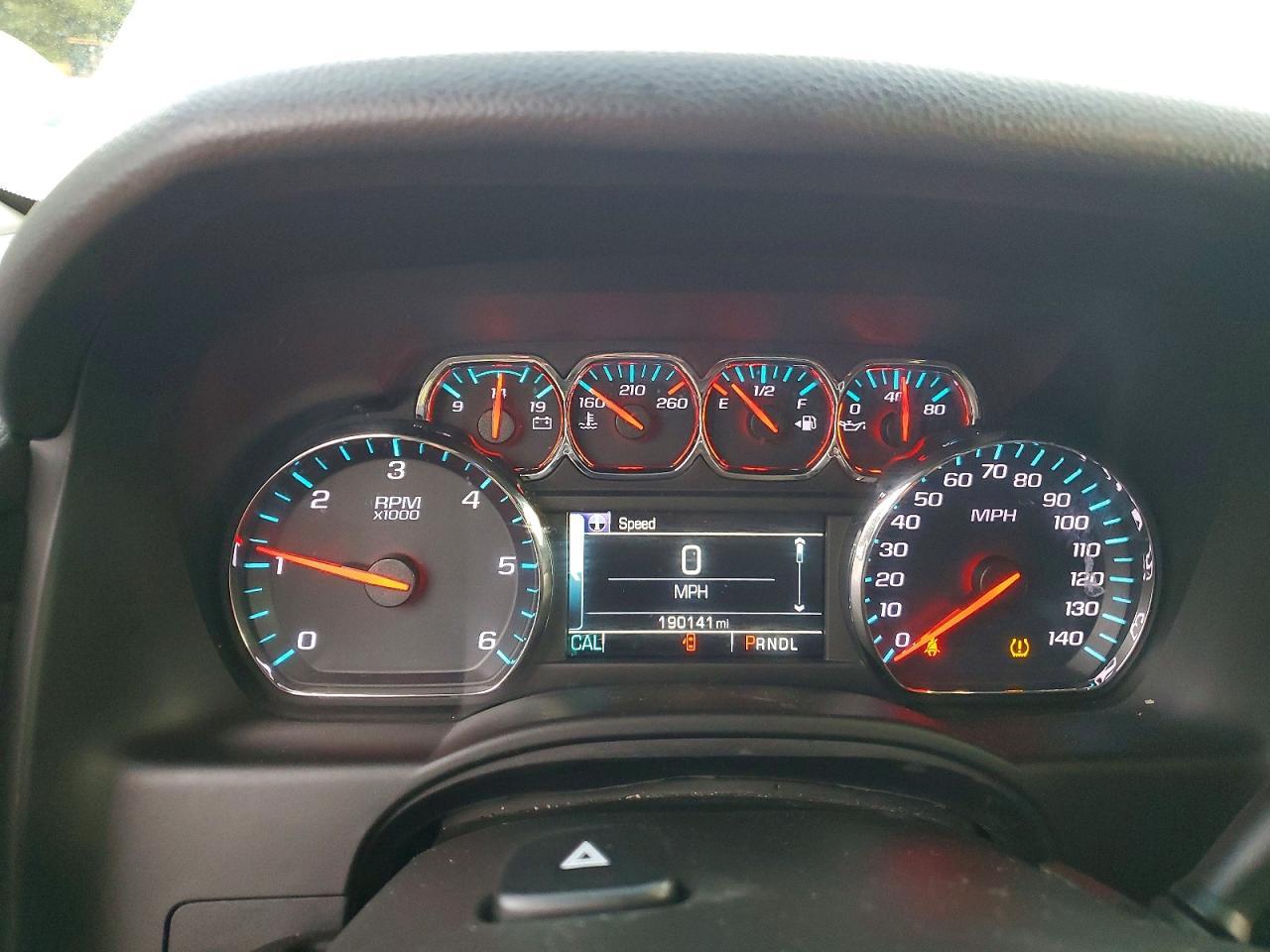 2020 Chevrolet Suburban K1500 Lt - zdjęcie 9