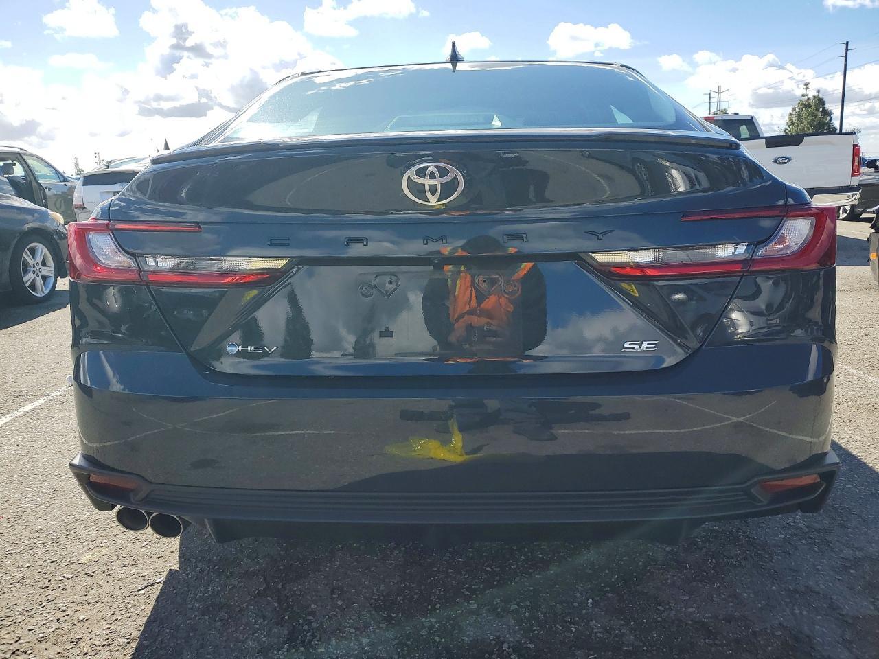 2025 Toyota Camry Xse - zdjęcie 6