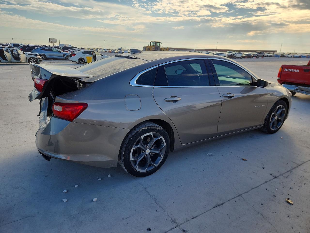 2023 Chevrolet Malibu Lt - zdjęcie 3