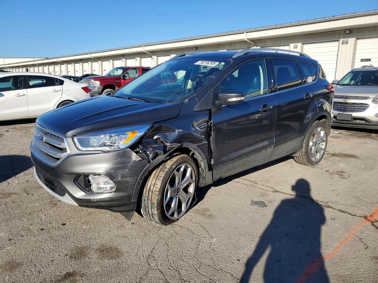 2019 Ford Escape Titanium - zdjęcie główne